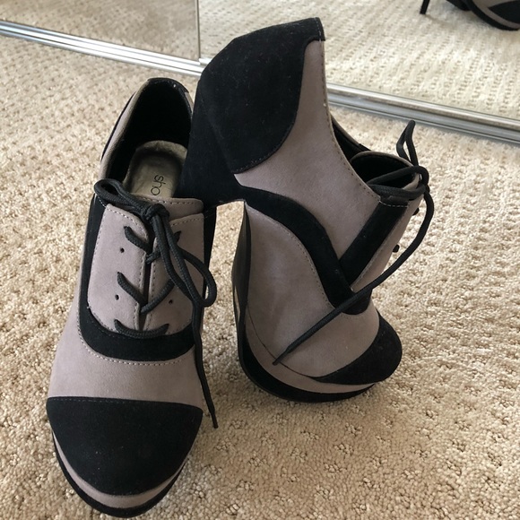 A cute platform shoes from ShoeDazzle! - Picture 3 of 6